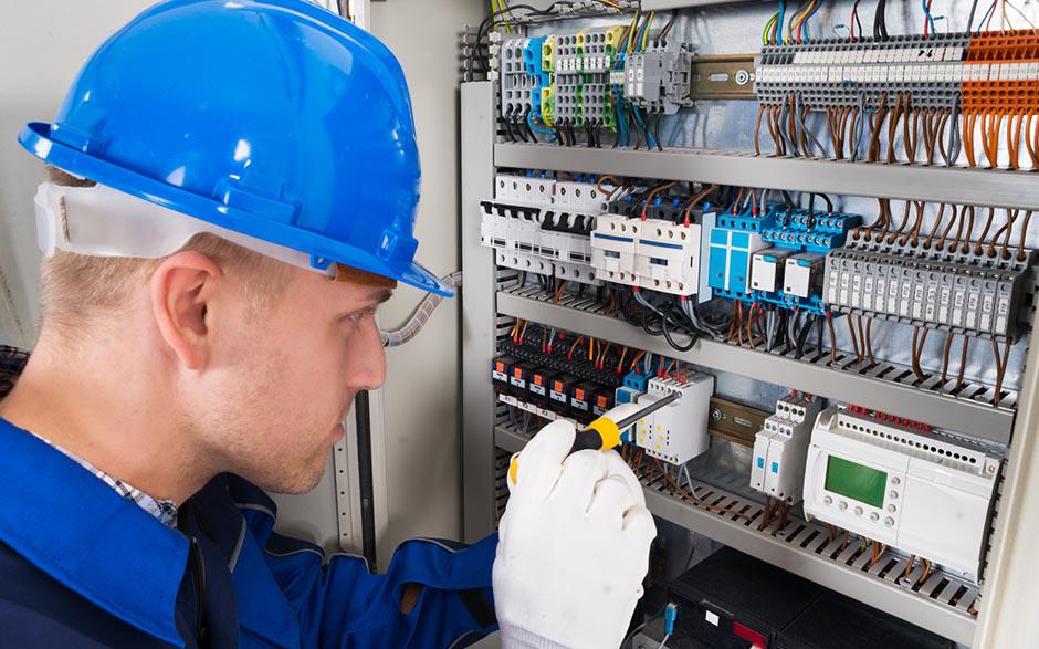 taux horaire électricien Paris 20